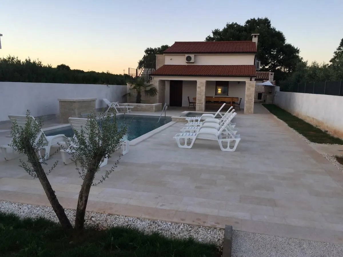 Villa Помер